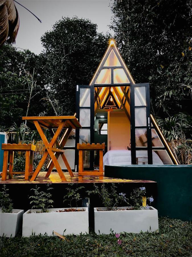 The We2 "Wildwood Elegance Escape" Bed and Breakfast Induruwa Exteriör bild
