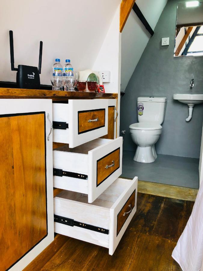 The We2 "Wildwood Elegance Escape" Bed and Breakfast Induruwa Exteriör bild