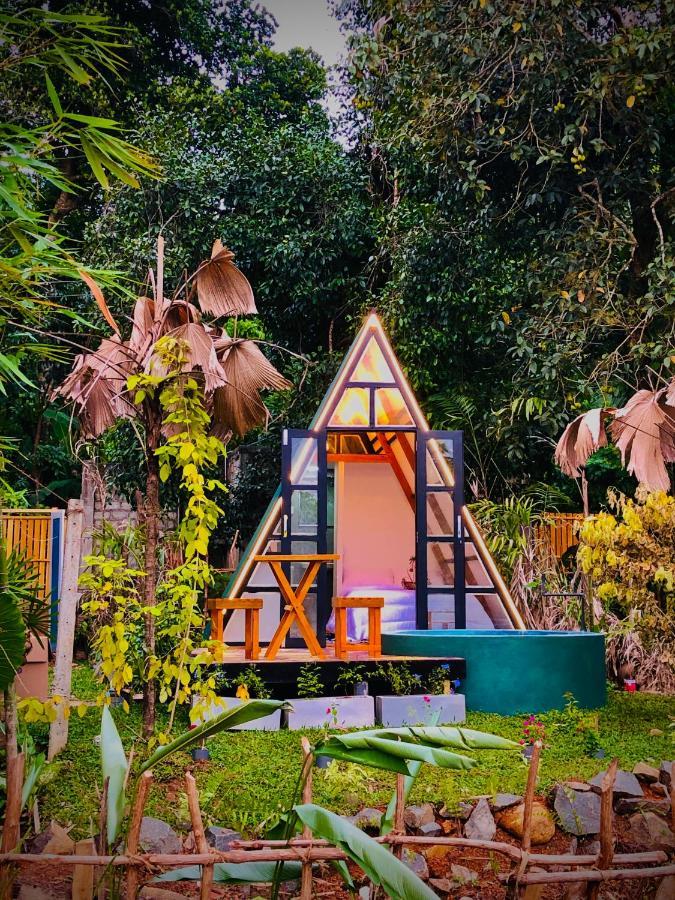 The We2 "Wildwood Elegance Escape" Bed and Breakfast Induruwa Exteriör bild