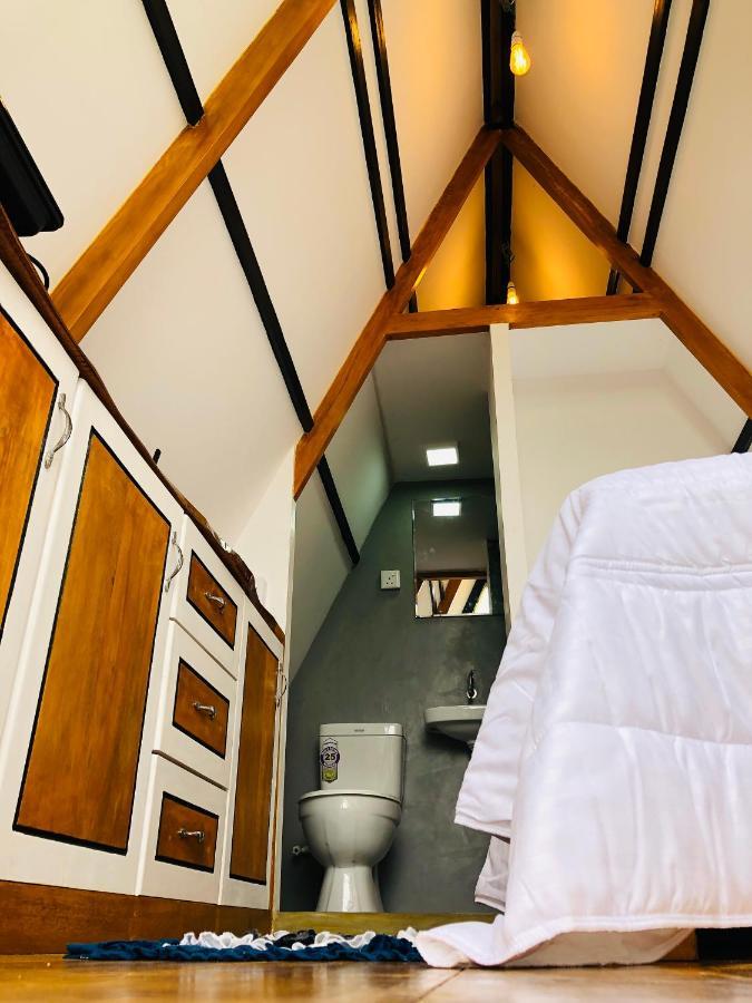 The We2 "Wildwood Elegance Escape" Bed and Breakfast Induruwa Exteriör bild