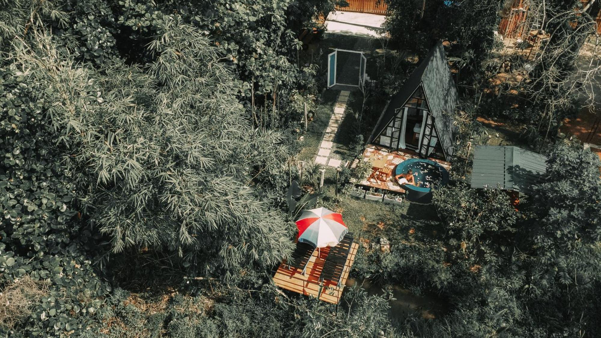 The We2 "Wildwood Elegance Escape" Bed and Breakfast Induruwa Exteriör bild